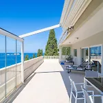 Penthouse Vis A Vis